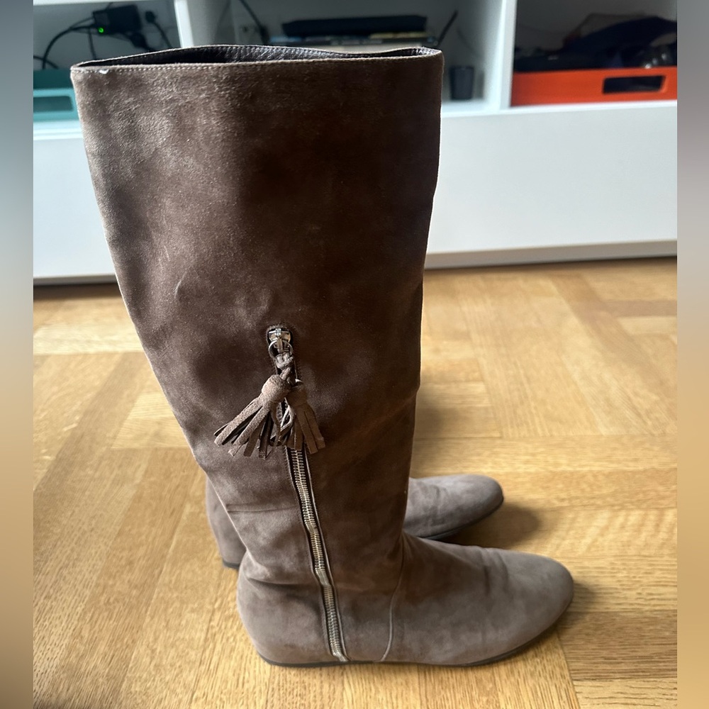 Stuart Weitzman Suede Tassel Accent Riding Boots Size 9